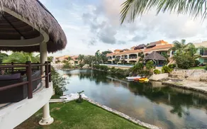 Coral Maya Condo Hotel - Image 5