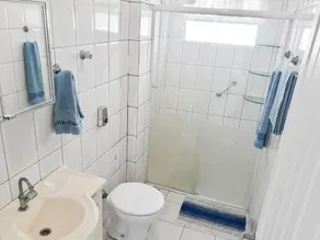 Apto a 70 metros da praia, Piscina, 03 Ar Condicionados, Vaga de Garagem - Image 2