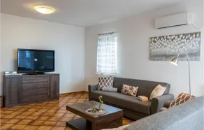 Amazing Home in Veprinac With Wifi and 2 Bedrooms - Image 3