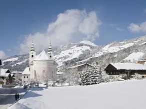 Luxurious Holiday Home With Terrace in Tyrol - Image 2