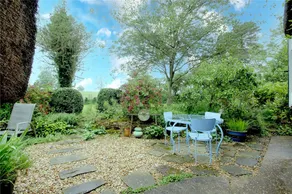 Grade II Listed Quaint Cottage in Berkswell - Image 3