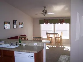 Creekside Inn And Resort - Image 2