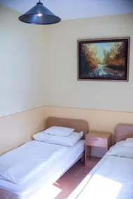 M7 - 129 km Apartmanhaz - Image 4