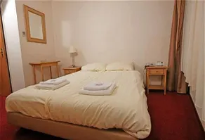 Amsterdam Hotel Season Star - Image 4