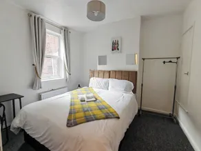 Central Wolverhampton Stay - Image 5