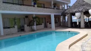 Maliah Beach Club - Image 4