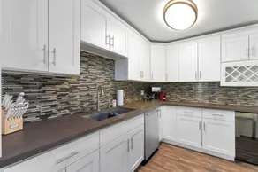 Epicurean remodel in central location - Image 3