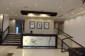 Emirates Springs Hotel Apartments - Image 1