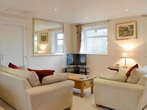 Hardy Apartment - Image 4