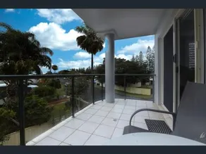 Beachside 4 with Airconditioning and Spa Bath - Image 4