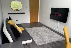 Manchester - 1 Bedroom - Sleeps 3 - Free Parking - Image 4