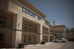 Luxury Inn and Suites Copperas Cove - Image 5