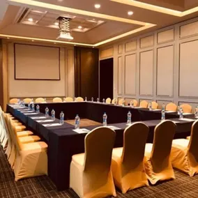 Wuhan Liantou Penisula Hotel & Resort - Image 4