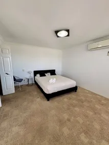 Seacrest Luxurious Holiday Home - Image 4