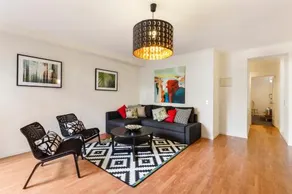 Melbourne Luxury Paradise - Image 2