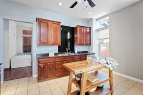 Massive Downtown Area Home... Sleeps 14 - Image 3