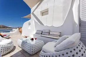Yades Suites & Spa - Image 5