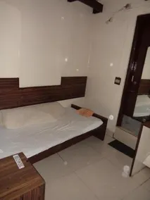 Hotel Embassy - Image 2