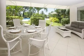 Palm Beach 110 in Hastings by Personal Villas - Beachfront, Minutes away from Shops and Restaurants - Image 5