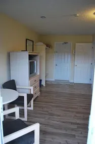 MidTrail Motel - Image 2