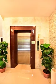 Bearing Plus Apartment - Image 3
