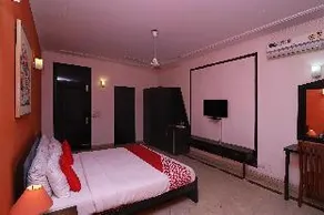 Hotel Blue Diamond - Image 1