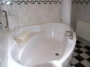 The Lodge - Image 5