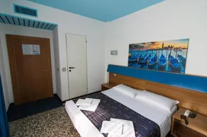 Hotel Lucy - Image 2