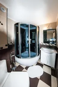 Hotel Blue Night - Image 2