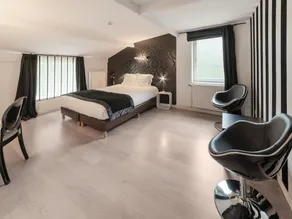 Luxurious holiday home on the banks of the Ourthe - Image 2