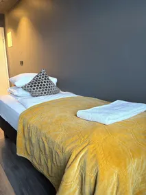 R13 - A Townhouse Hotel - Image 3