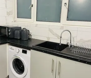 Walk to Lcy Airport/ Excel /dlr 1Br Flat - Image 2