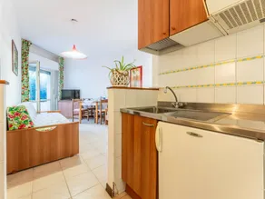 Modern Holiday Home in Giannella Italy with Private Garden - Image 2