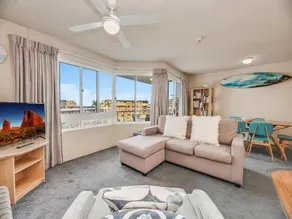 Mainsail Holiday Apartments - Image 2