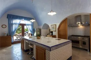 Extraordinary Estate With Pool M800 - Image 3