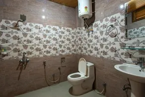 Robinhood Travel Hostel - Image 3