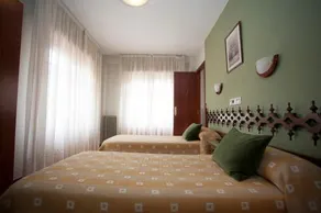 Hostal Aragon - Image 5