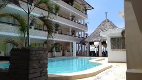 Maliah Beach Club - Image 3