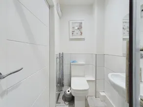 Cosy and Luxurious House for 10 Guests in Darwen - Image 2