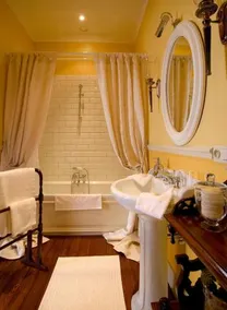Brugsche Suites - Luxury Guesthouse - Image 5