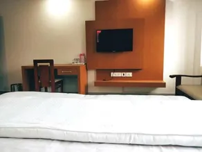 Prajapuri Hotel - Image 3