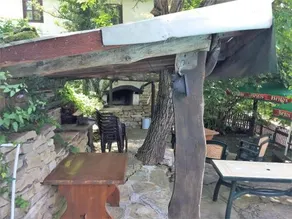 Dzhelepova Guest House Pool Access - Image 4