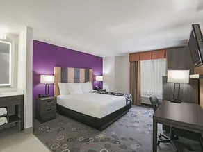 La Quinta Inn & Suites Minneapolis Northwest - Image 2