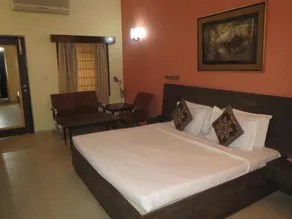 Green Villa Bed & Breakfast - Image 5