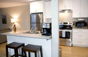M&M's Maple Bay Mountain Guesthouse - Image 3