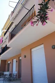 Alexander Apartments - Image 3