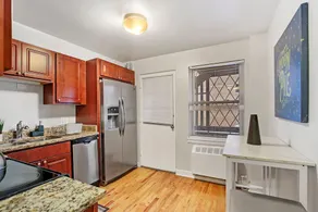Cozy 1BR Apt Serene Local Vibe - Image 4