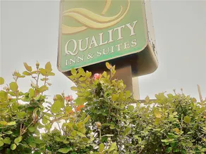 Quality Inn & Suites - Image 4