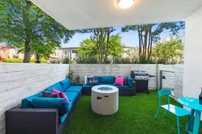 Fairfax District Chic City Oasis 2 BR Apt with Den 136 - Image 2