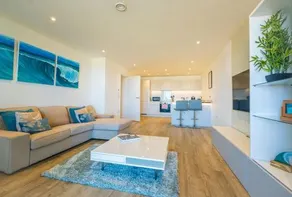 Luxury beach apartment - Image 3
